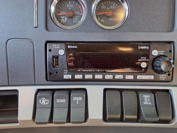 2025 Kenworth T880 image 22