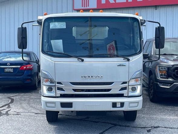 2024 Isuzu 3500 image 3