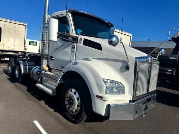2021 Kenworth T880 image 1