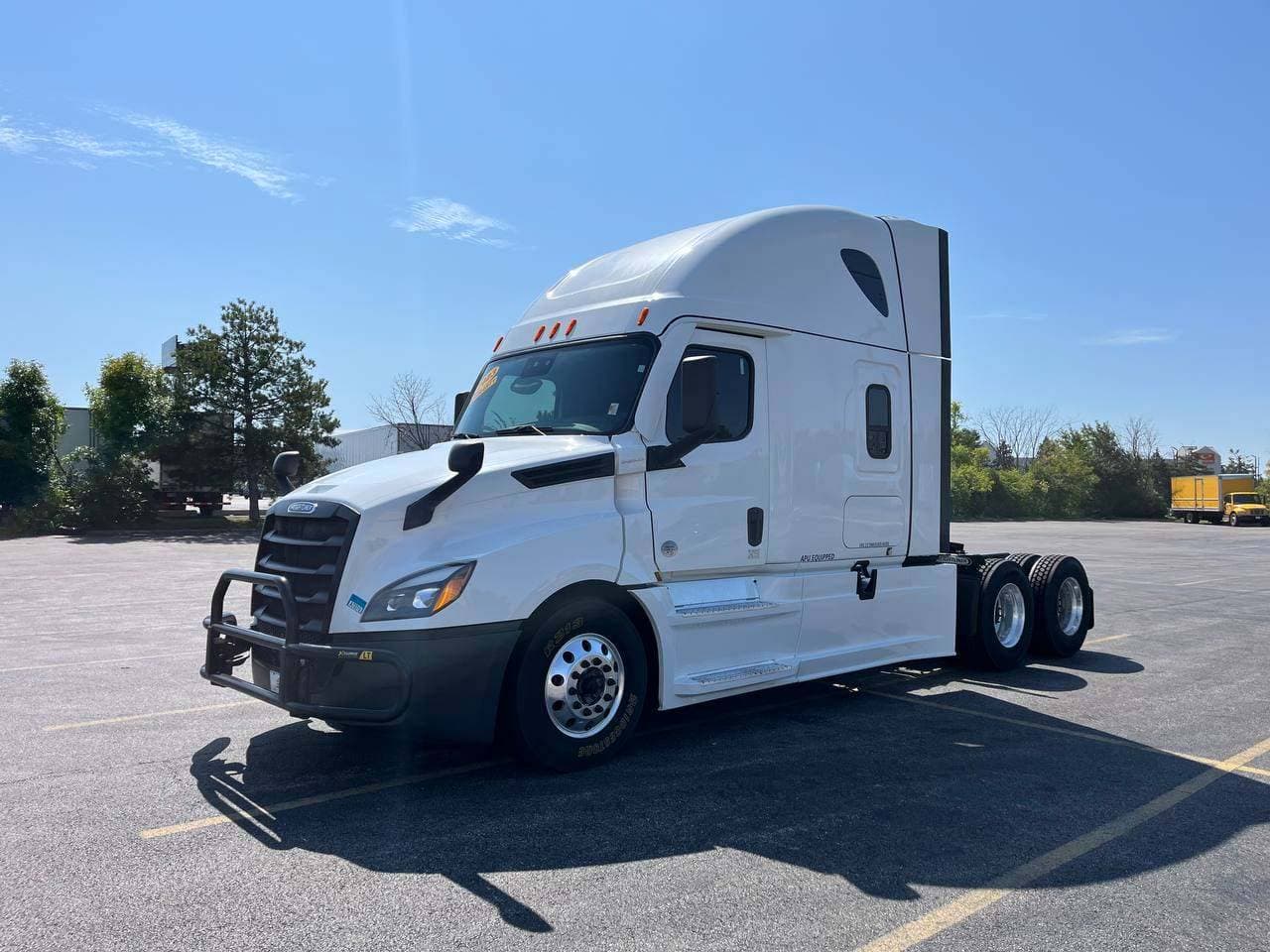 2023 Freightliner #1179 image 2