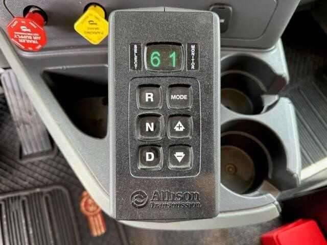 2021 Kenworth T880 image 13