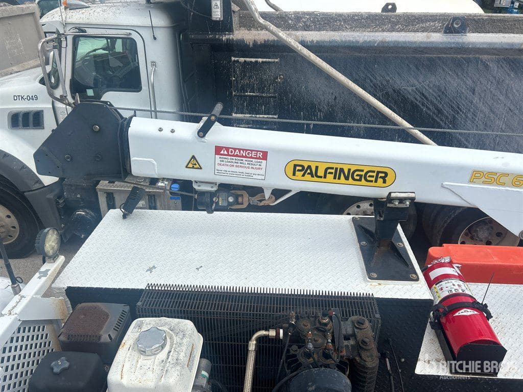 2018 Ford F550sd image 21