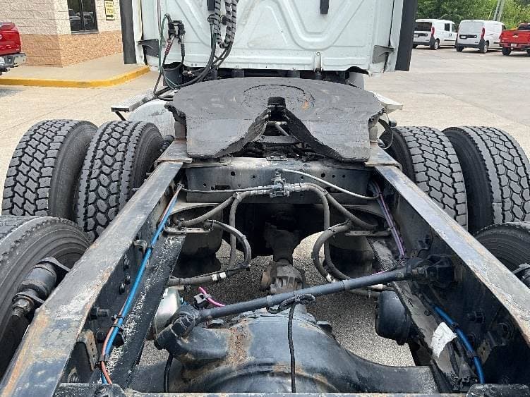 2022 Freightliner Cascadia image 6