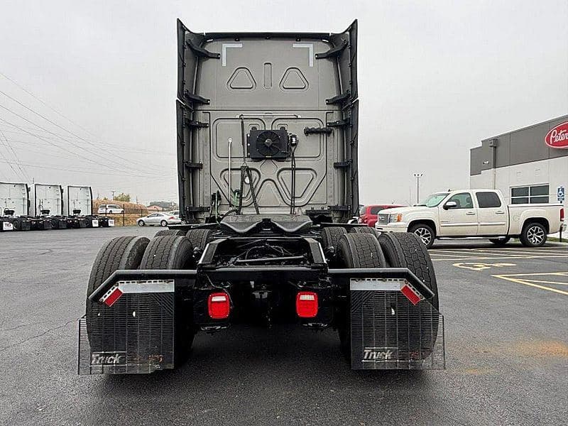 2023 Freightliner Cascadia 126 image 6