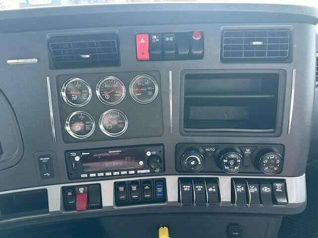2023 Kenworth T880 image 11