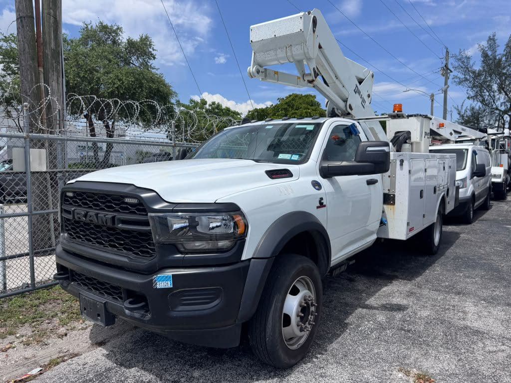 2023 RAM 5500 image 2