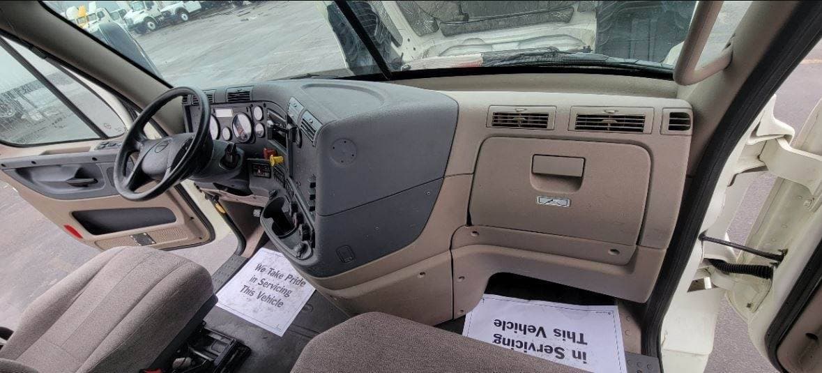 2018 Freightliner Cascadia image 7