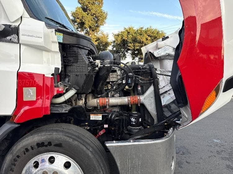 2021 Freightliner Cascadia image 7