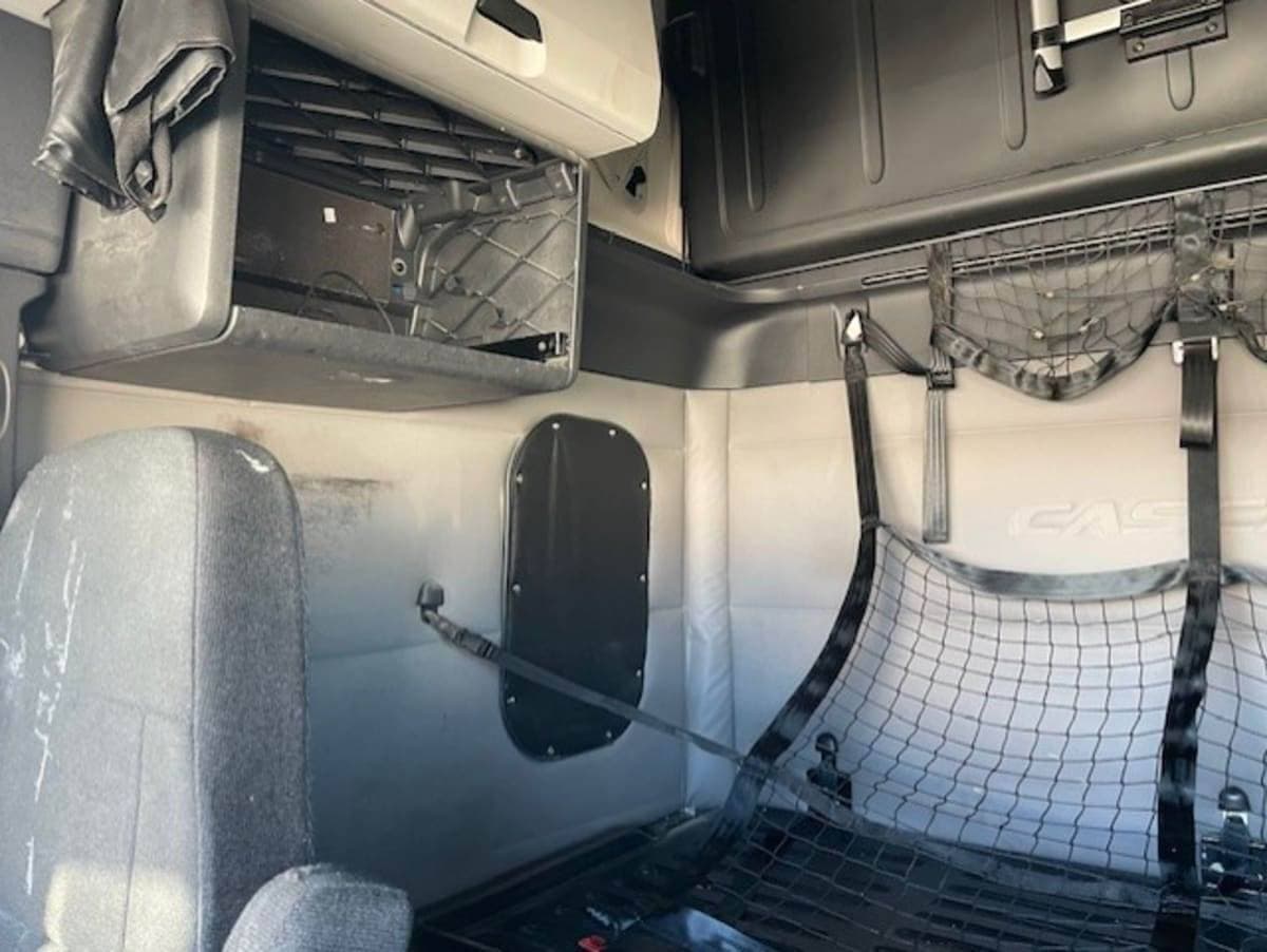 2020 Freightliner Cascadia 126 Sleeper Semi Truck - 72" Condo Sleeper, 505HP, 10 Speed Manual image 7