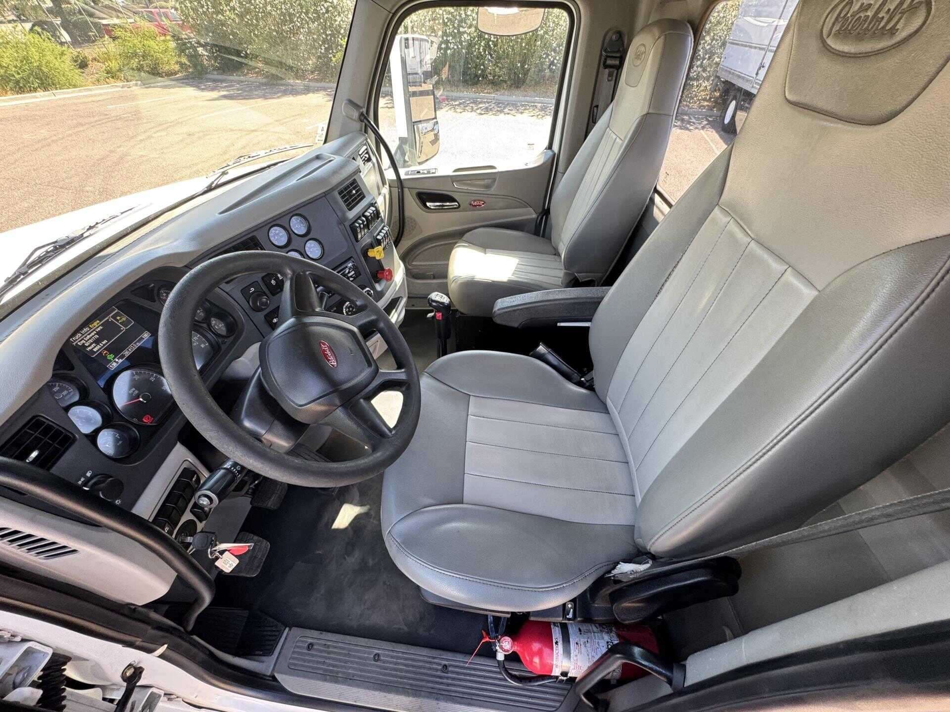 Used 2020 Peterbilt 579 Conventional - Day Cab in Tolleson, AZ image 8