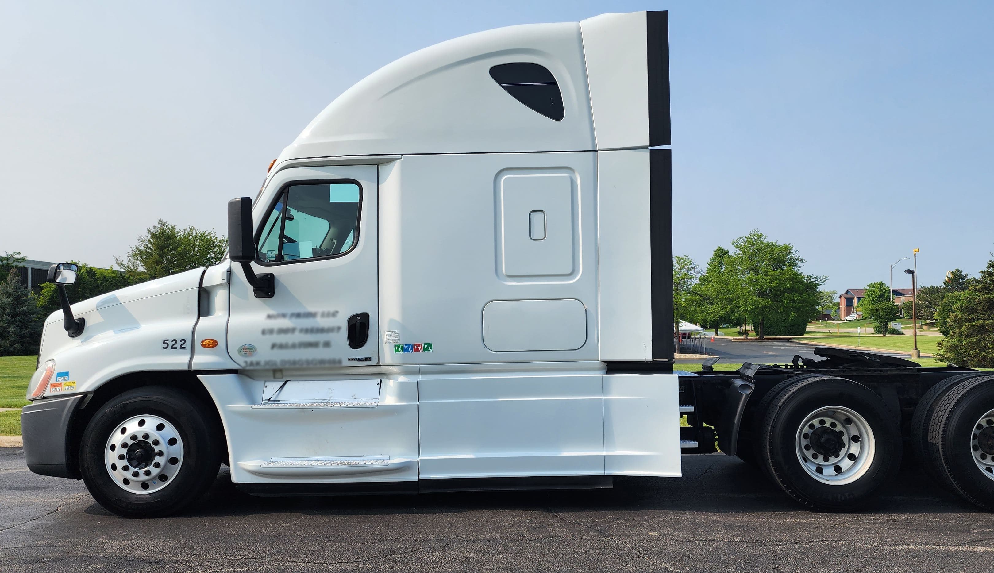 2016 Freightliner Cascadia 125 image 8