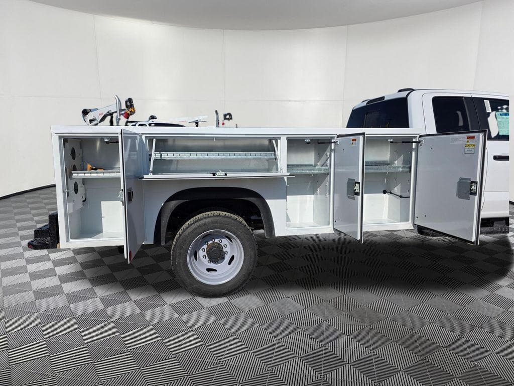 2026 Ford F-550SD XL Service Utility Body image 11