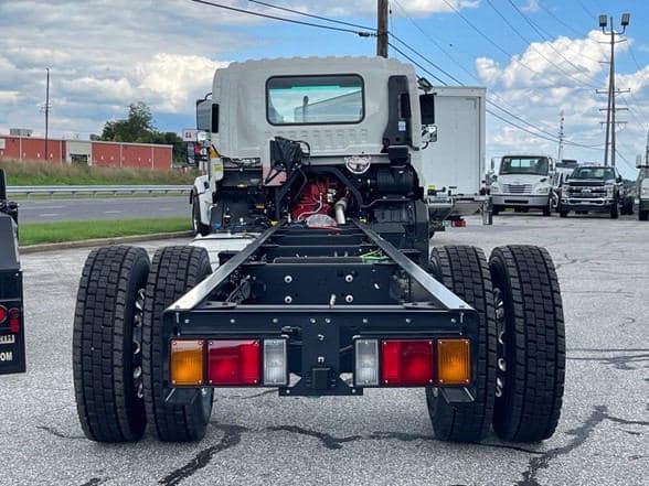 2025 Isuzu FTR image 8