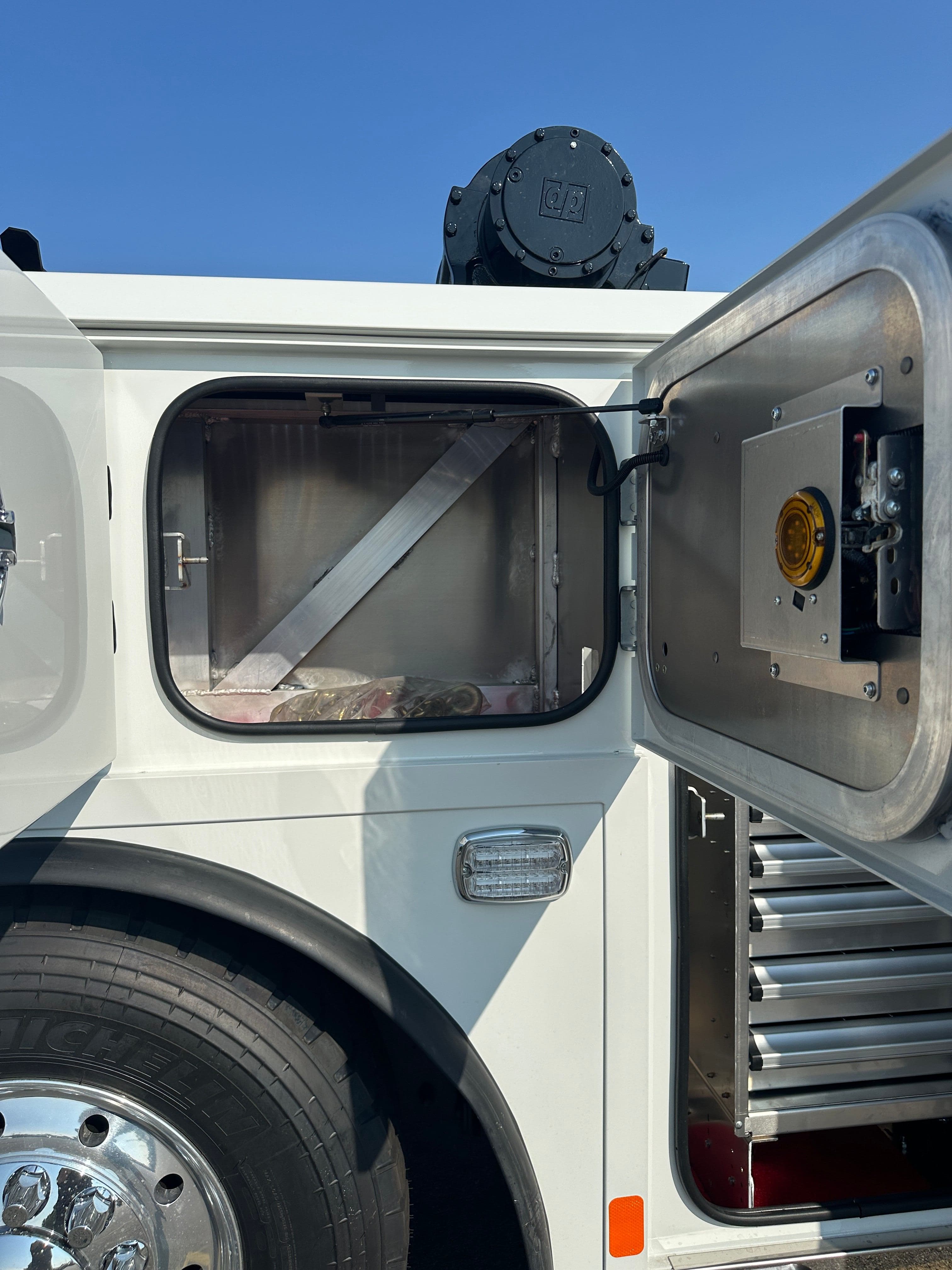 2025 Kenworth T880 WITH A CENTURY 9055XL image 27