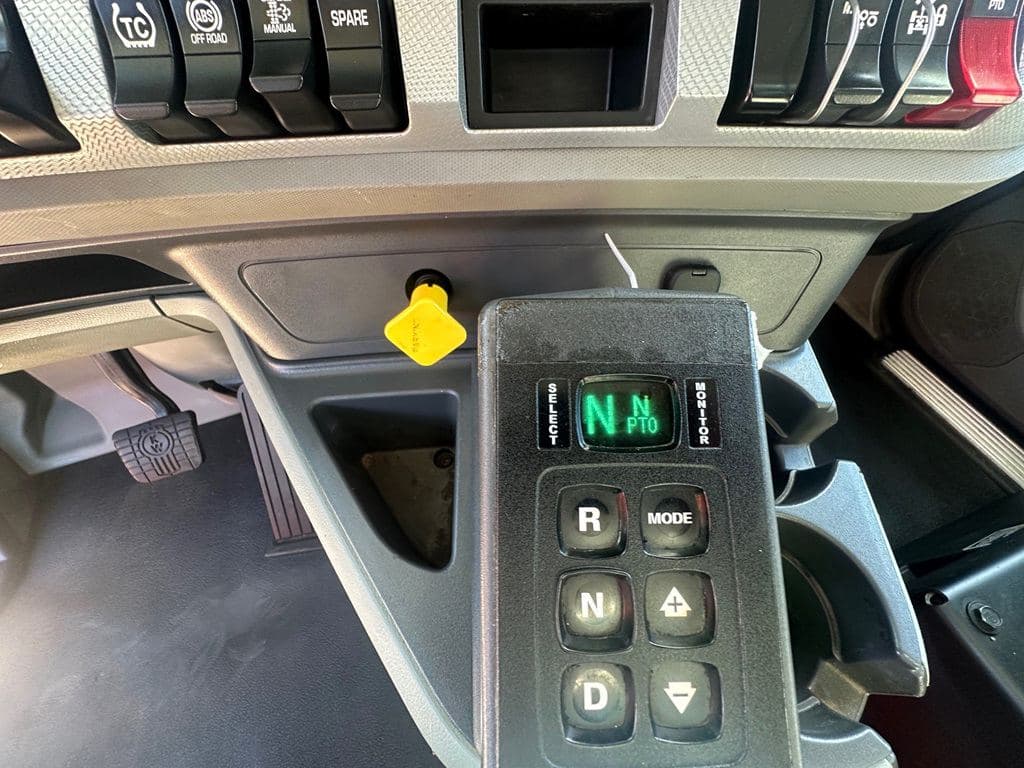 Used 2022 KENWORTH T880S image 17