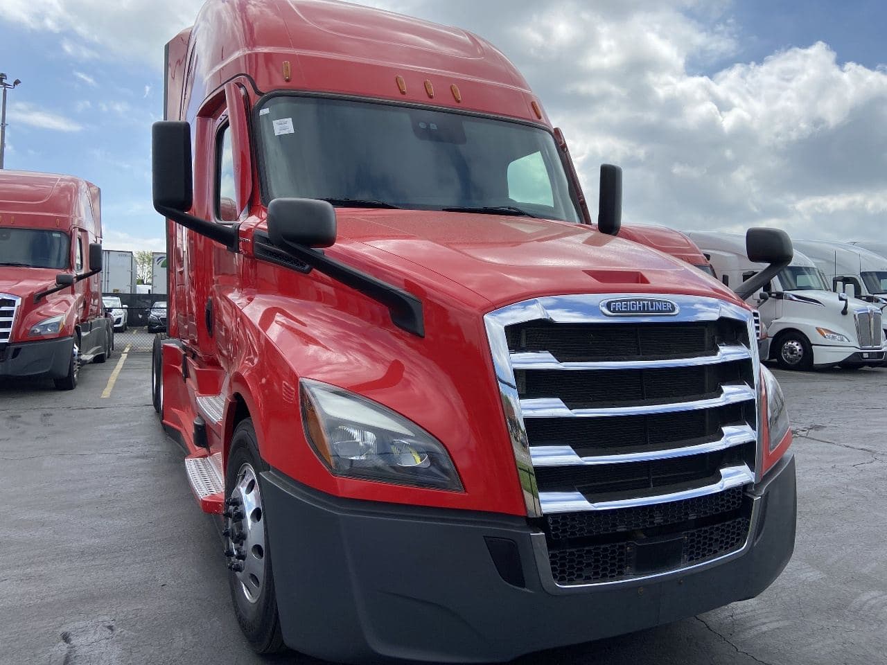 2022 Freightliner Cascadia image 2