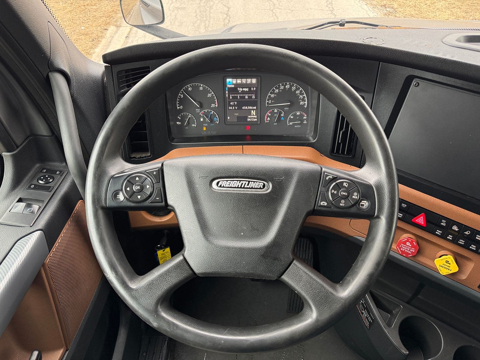 2022 Freightliner Cascadia 126 image 14