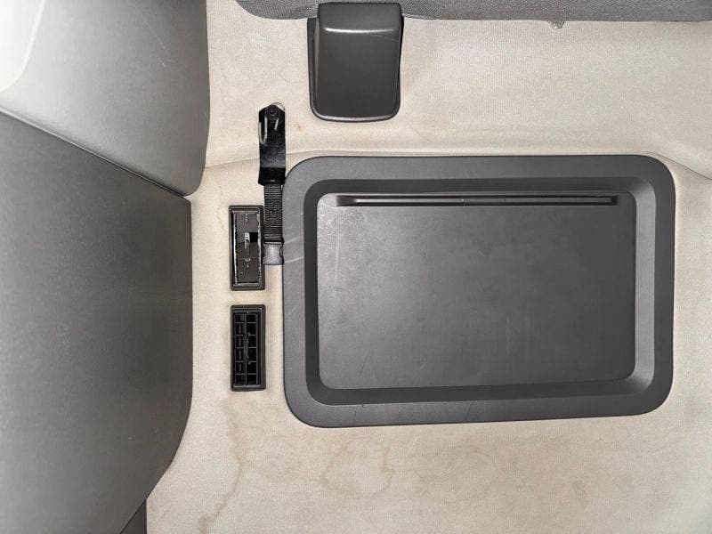 2020 Volvo VNL image 38