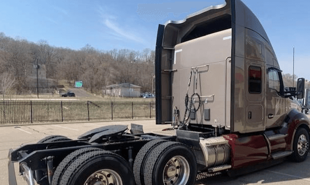 2022 Kenworth T680 image 4