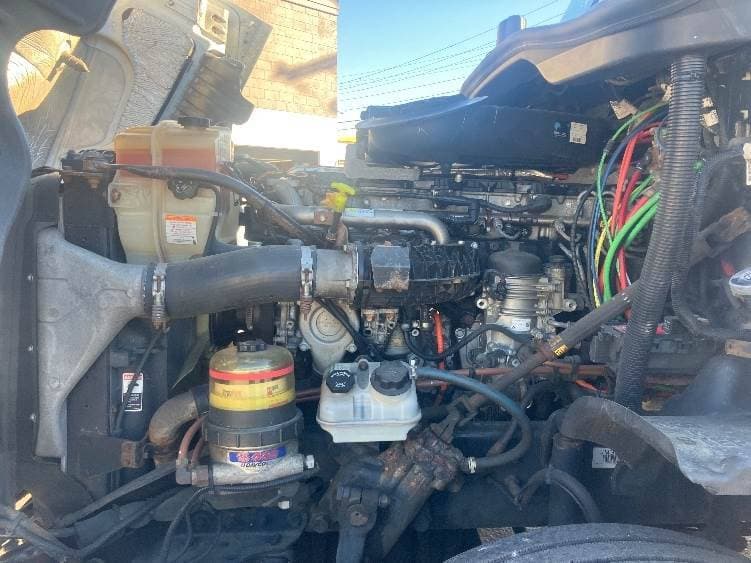 2018 Freightliner Cascadia image 3