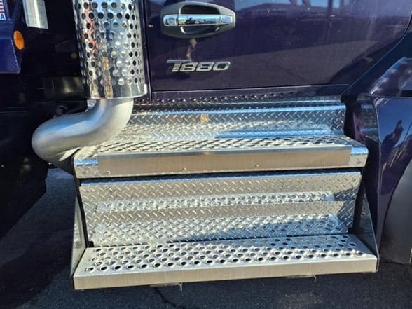 2025 Kenworth T880 image 5