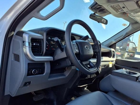 2024 Ford F550 image 11