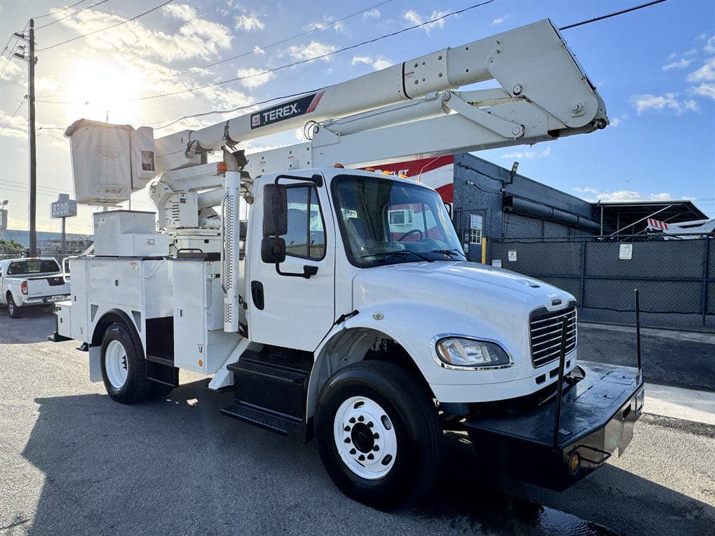 2015 Freightliner M2 106 image 7