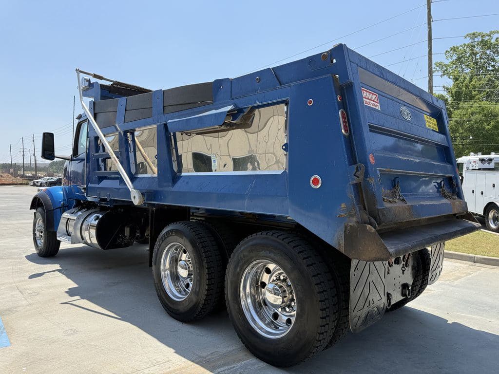 Used 2025 PETERBILT 567 image 5