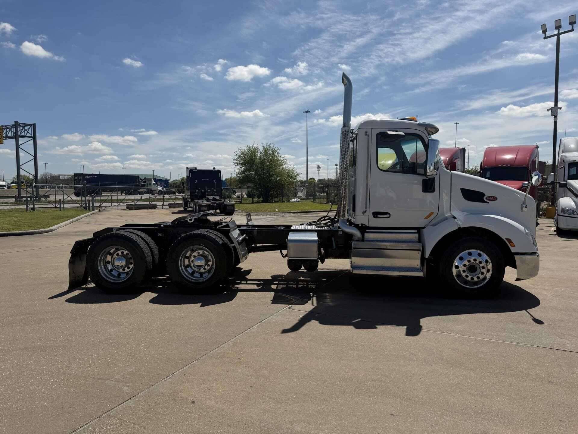 2021 Peterbilt 579 image 5