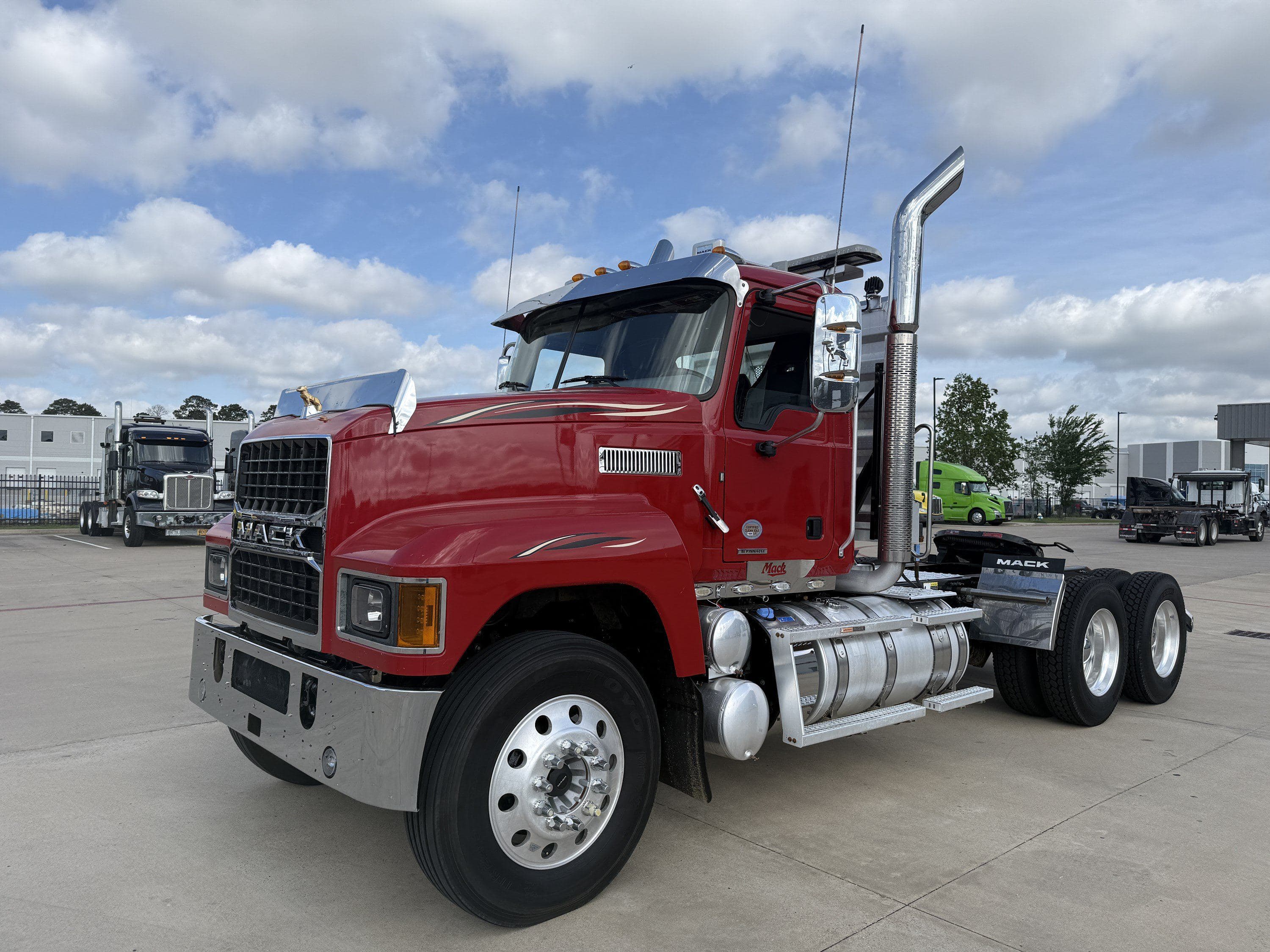 2025 Mack PINNACLE 64T image 7