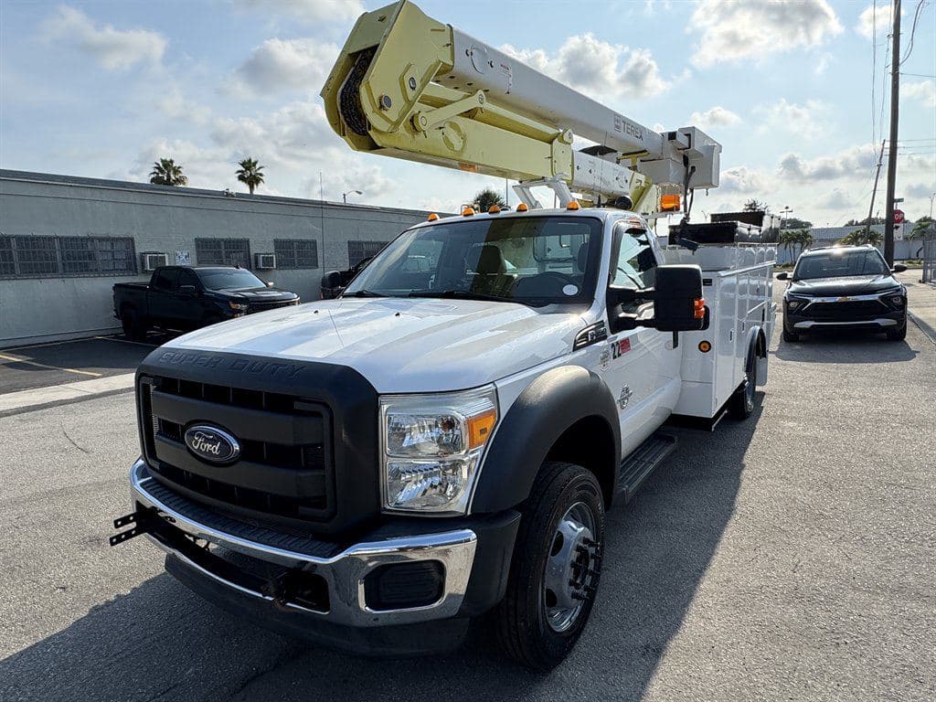 2016 Ford F550 image 3