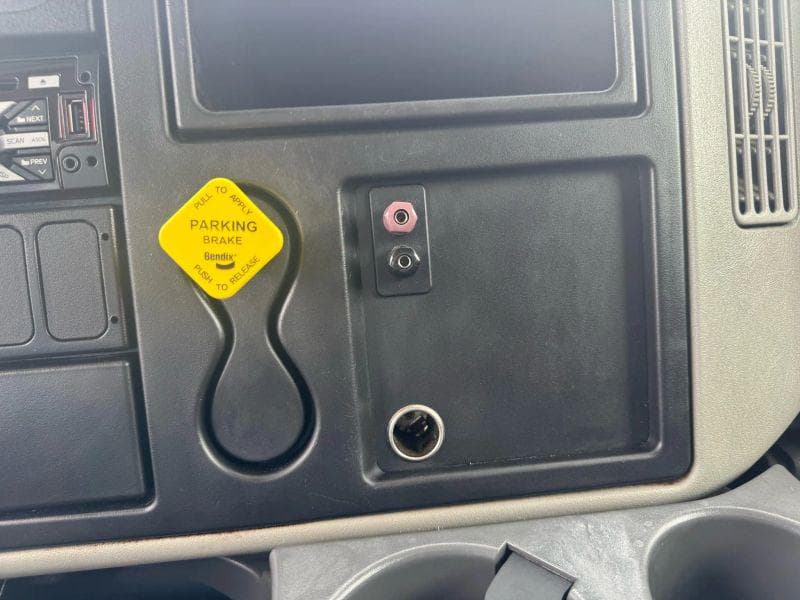 2017 International 4300 image 37