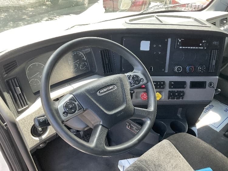 Used 2022 FREIGHTLINER Conventional - Sleeper Truck - CASCADIA 126 image 10