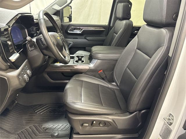 2024 Chevrolet Silverado 2500HD LTZ image 10