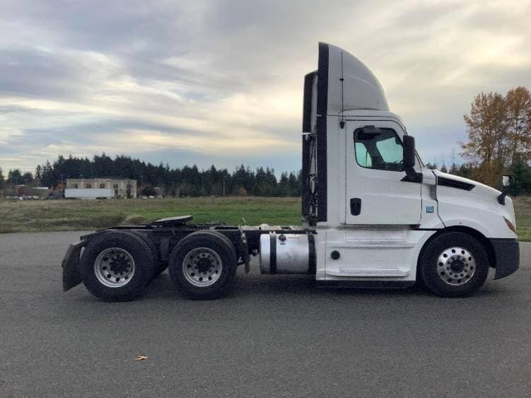 2019 Freightliner Cascadia image 8