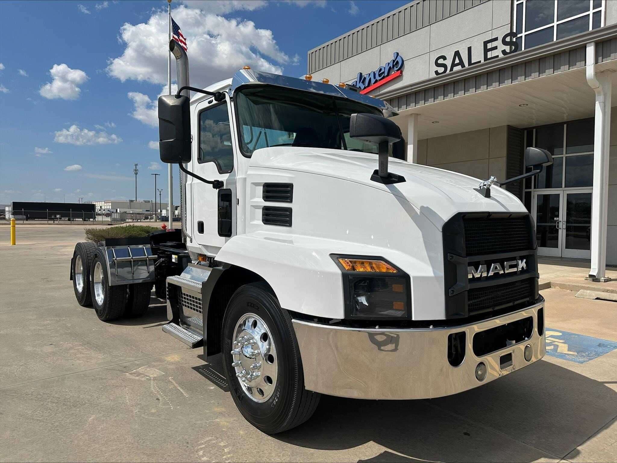 Used 2021 MACK ANTHEM 64T Conventional - Day Cab  image 3