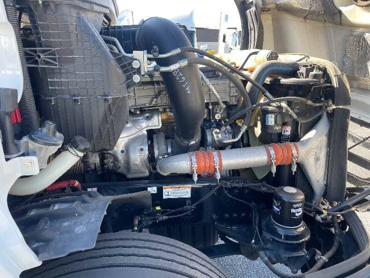 2021 Freightliner Cascadia image 8