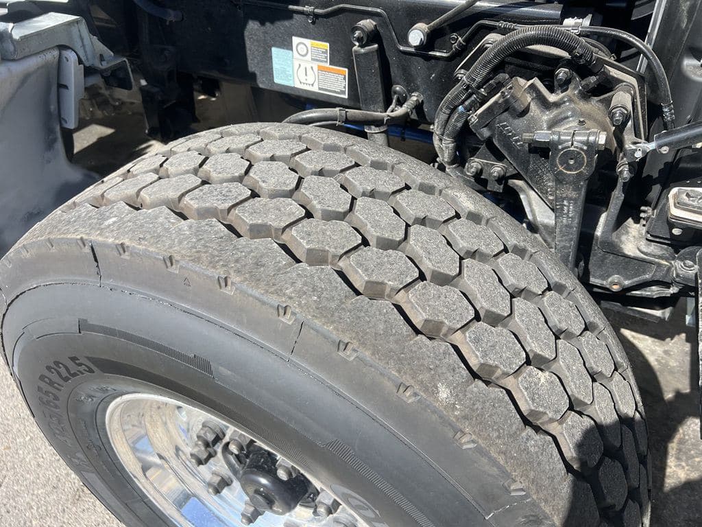 New 2026 KENWORTH T880S image 11