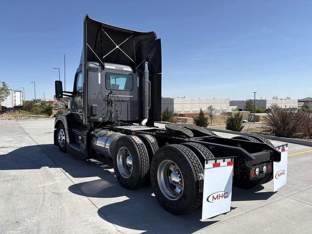 Used 2024 KENWORTH T680 image 16