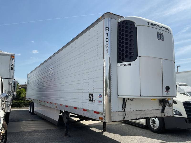 2012 Utility 3000R image 1