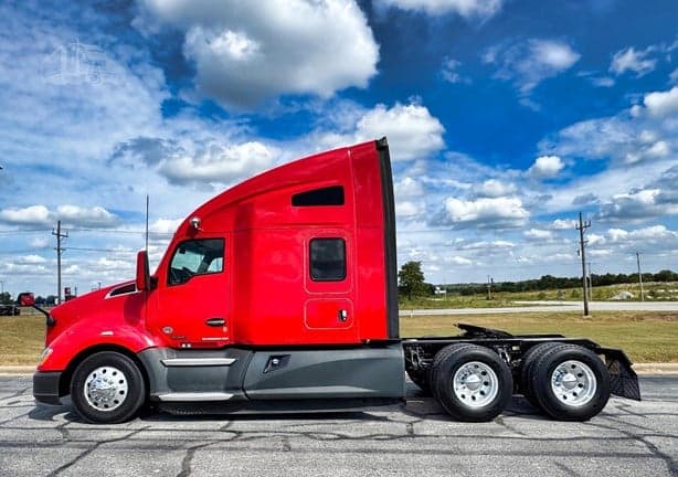 2021 Kenworth T680 image 4