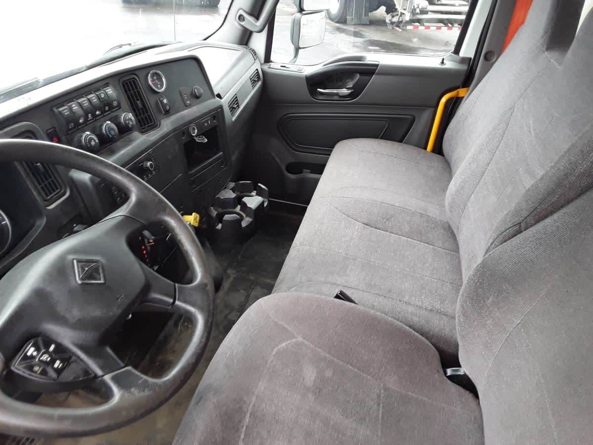 2022 International MV607 10 ft Box Truck - 260HP, 6 Speed Automatic image 7