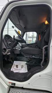 2019 Freightliner M2 image 12
