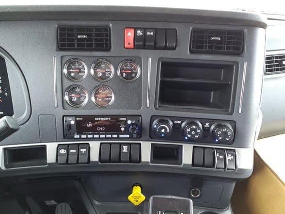 2026 Kenworth T880 image 14