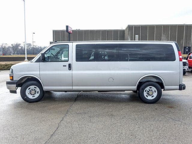 2025 Chevrolet Express 3500 LT Passenger image 6