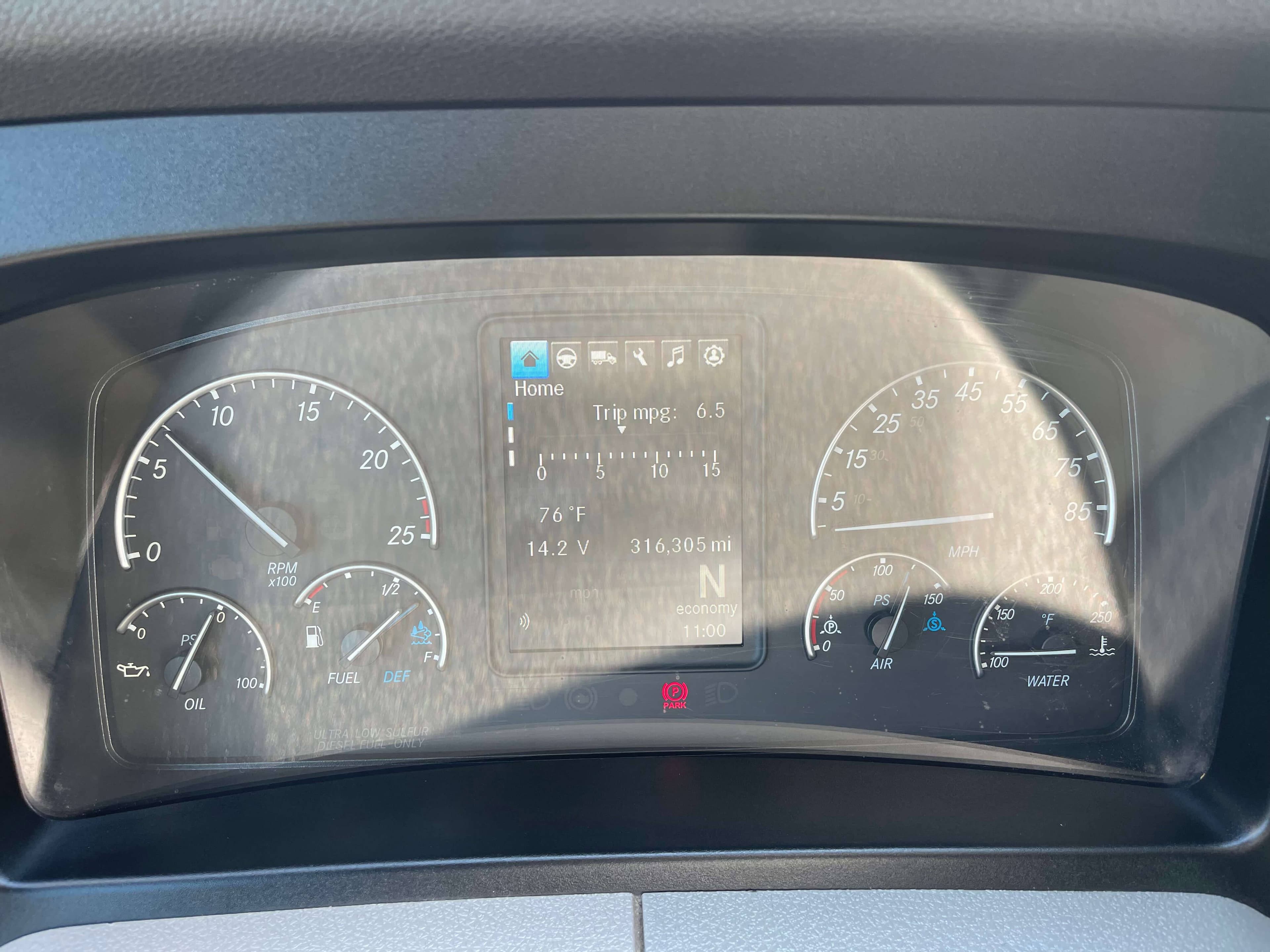 2022 Freightliner Cascadia 126 image 13