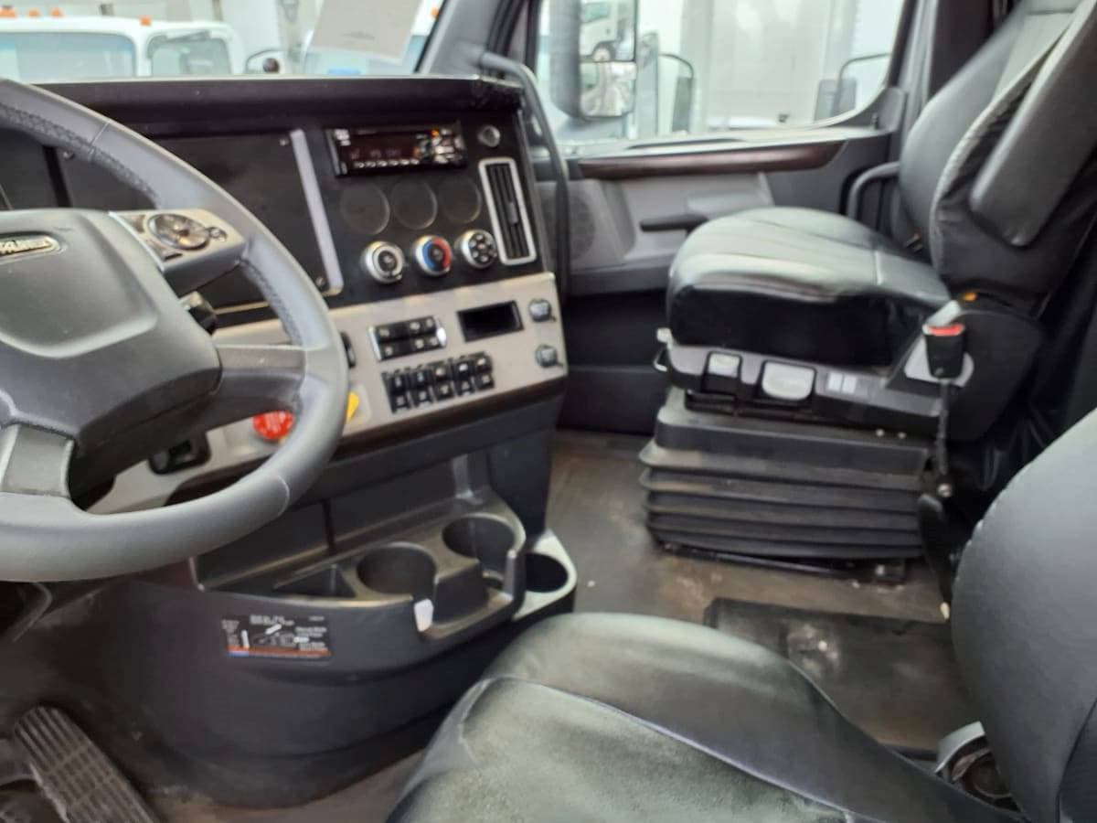 2020 Freightliner Cascadia 126 Sleeper Semi Truck - 72" Condo Sleeper, 455HP, 12 Speed Automatic image 6