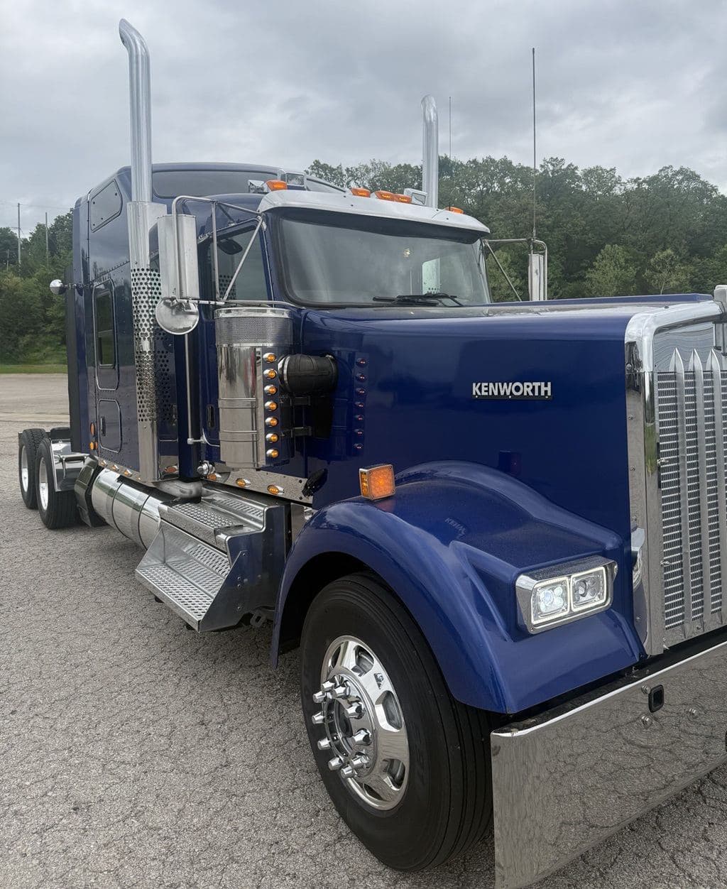 Used 2023 KENWORTH W900L image 17