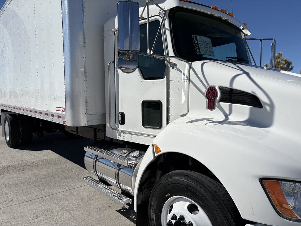 Used 2022 KENWORTH T270 image 14