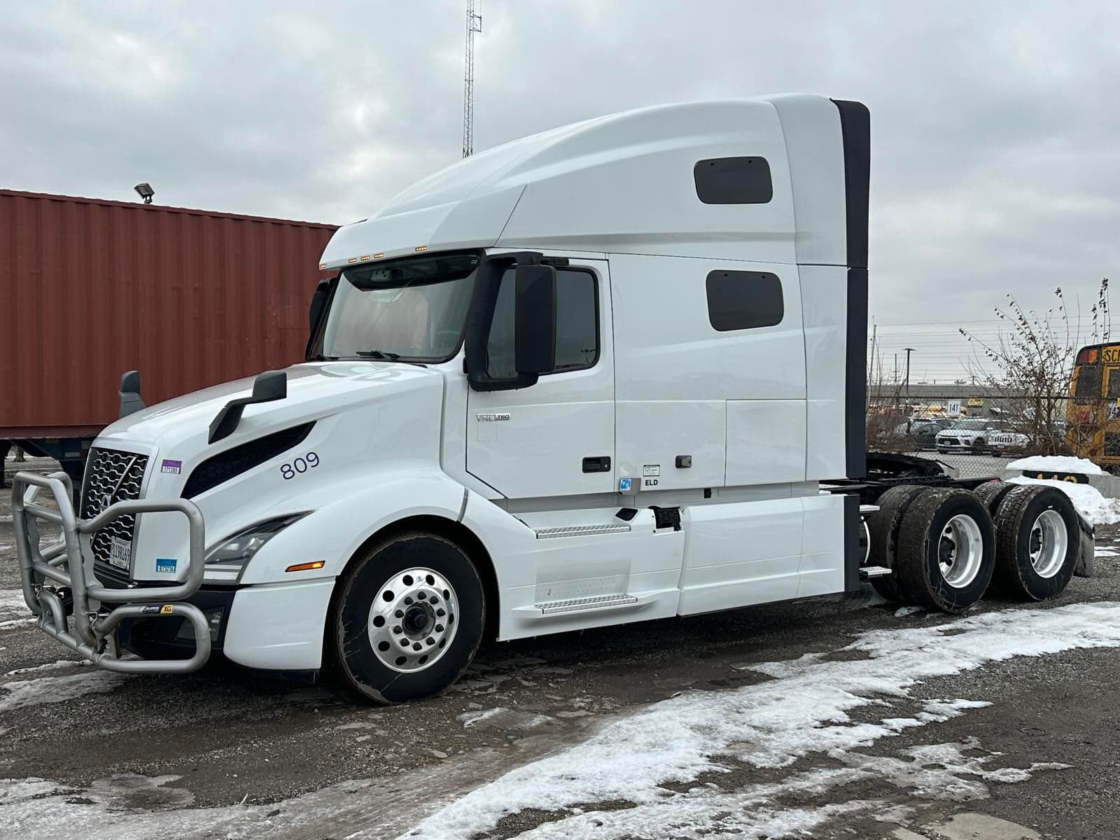2023 Volvo VNL image 10
